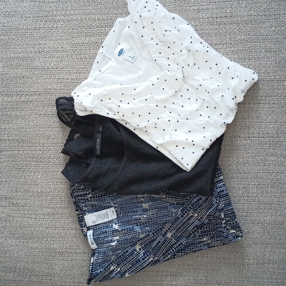 APT9 Sleeveless tops large +Old navy + Liz black, white, blue